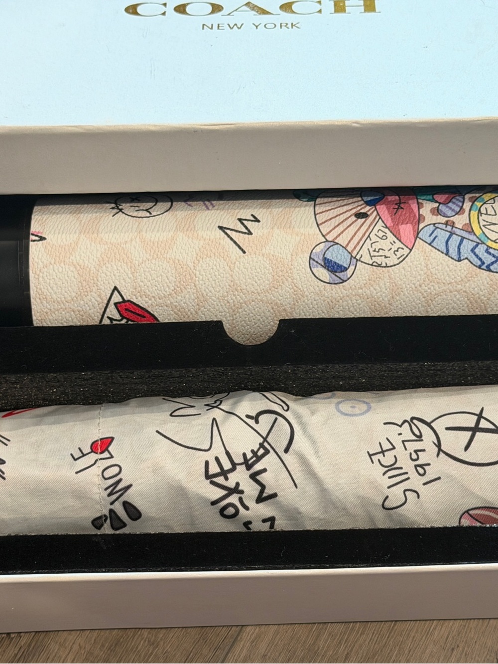 Coach Multicolor Graphic-Print Umbrella and thermas Gift Set